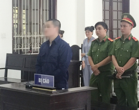 Bị cáo Nguyễn Hữu Thọ nghe tòa tuyên án.