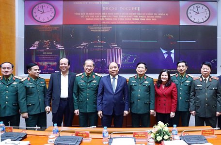 Thủ tướng Nguyễn Xuân Phúc với các đại biểu tham dự hội nghị. (Ảnh: Thống Nhất/TTXVN)