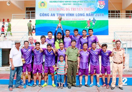  Đội Công an Tam Bình giành chức vô địch mùa giải 2018.