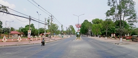 Việc đầu tư các công trình hạ tầng nhằm chuẩn bị phát triển thị trấn Vũng Liêm lên đô thị loại IV.