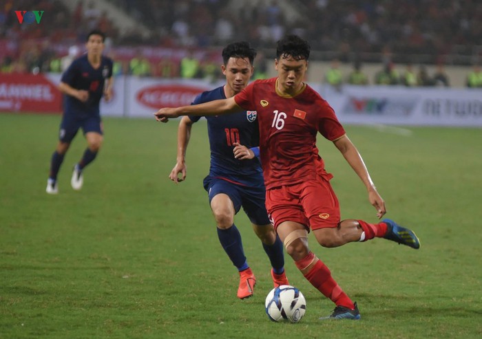 Hiệp 1 khép lại với tỷ số 1-0 nghiêng về U23 Việt Nam.