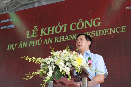 Ông Nguyễn Trung Kiên – Chủ tịch UBND TP Vĩnh Long phát biểu trong chương trình