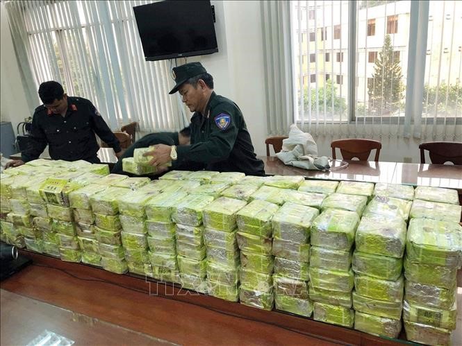Ngày 20/3/2019, tại Thành phố Hồ Chí Minh, Bộ Công an phối hợp với Bộ đội Biên phòng và Tổng cục Hải bắt 11 đối tượng, thu giữ 300kg chất ma túy. Ảnh: TTXVN phát