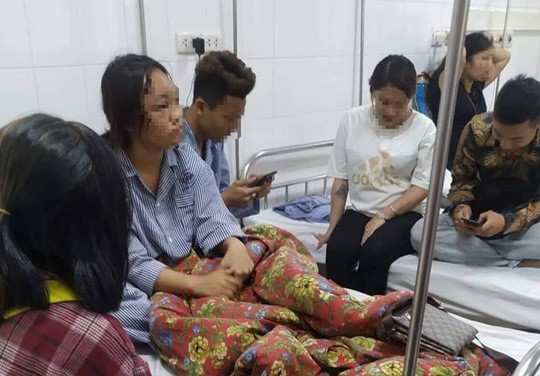 2 học sinh bị đánh hội đồng đang được điều trị tại bệnh viện