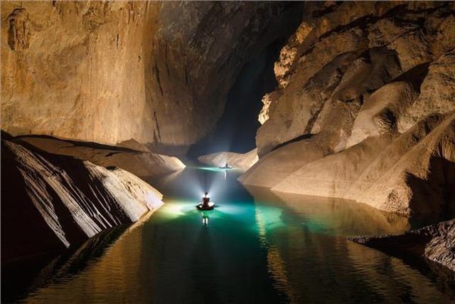 Vẻ đẹp kỳ bí của dòng sông ngầm dưới hang Sơn Đoòng.
