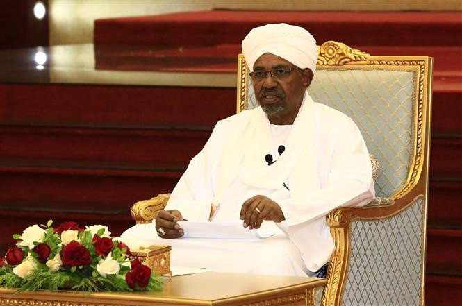Tổng thống Sudan Omar al-Bashir tại cuộc họp ở Khartoum, Sudan, ngày 5/4. Ảnh: THX/TTXVN