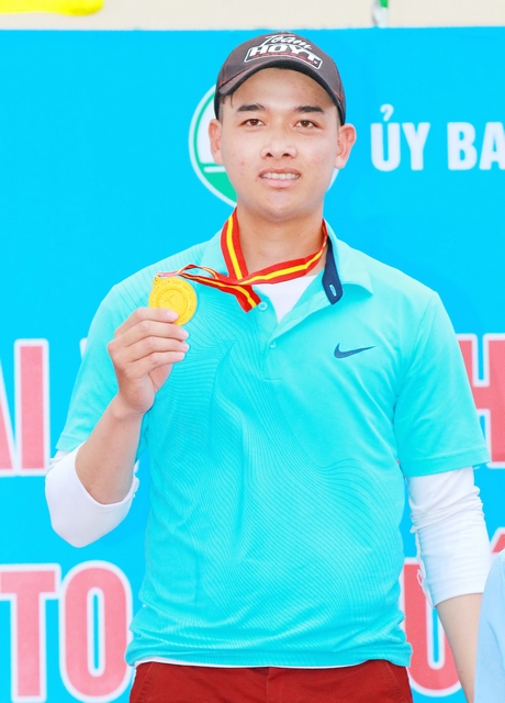Nguyễn Văn Đầy- thi đấu khá ôn định, góp phần lớn vào thành tích của đoàn VĐV Vĩnh Long tại giải lần này.