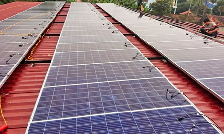 Doanh nghiệp có diện tích mái nhà xưởng rộng, phù hợp lắp điện năng lượng mặt trời áp mái.
