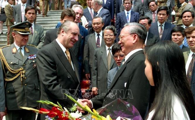 Chủ tịch nước Lê Đức Anh tiếp Tổng thống Cộng hòa Áo Thomas Klestil, sáng 28/4/1995, tại Phủ Chủ tịch. Ảnh: Cao Phong/TTXVN