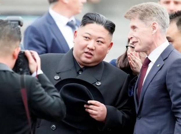 Ngày 24/4, nhà lãnh đạo CHDCND Triều Tiên Kim Jong-un đã đến thành phố Vladivostok ở vùng Viễn Đông (Nga), chuẩn bị cho cuộc gặp với Tổng thống Nga Vladimir Putin vào hôm nay 25/4, hãng tin TASS đưa tin.