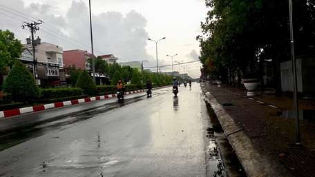 Đường phố Bạc Liêu mát mẻ sau cơn mưa quí hơn vàng