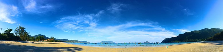 Những bờ cát trắng trải dài, biển trong xanh ngắt chính là “đặc sản” của Côn Đảo.