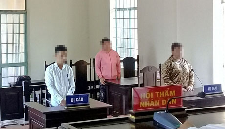 Bị cáo Huỳnh Nguyễn Thanh Khoa tại phiên tòa.