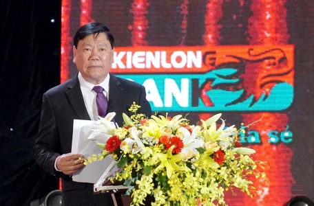 Ông Trần Văn Rón- Ủy viên BCH Trung ương Đảng, Bí thư Tỉnh ủy phát biểu tại lễ kỷ niệm.