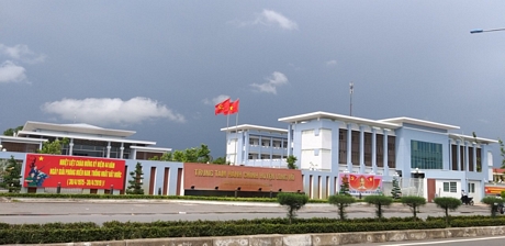40 năm trước tại Trung tâm Hành chính huyện Long Hồ hiện nay là Trường BTVH thanh niên Công nông Cửu Long.