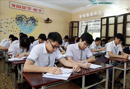 Học sinh trường THPT Hưng Yên ôn tập trước kỳ thi THPT Quốc gia 2019. Ảnh: Phạm Kiên/TTXVN