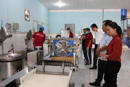 vinh long  ho tro may can va cat keo tu dong vao san xuat keo dau phong keo hat dieu