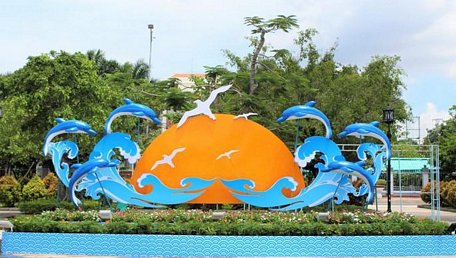 Biểu trưng chào mừng Tháng Hành động vì môi trường hưởng ứng Ngày Đại dương thế giới và Ngày Môi trường thế giới năm 2019 tại Quảng trường Hùng Vương
