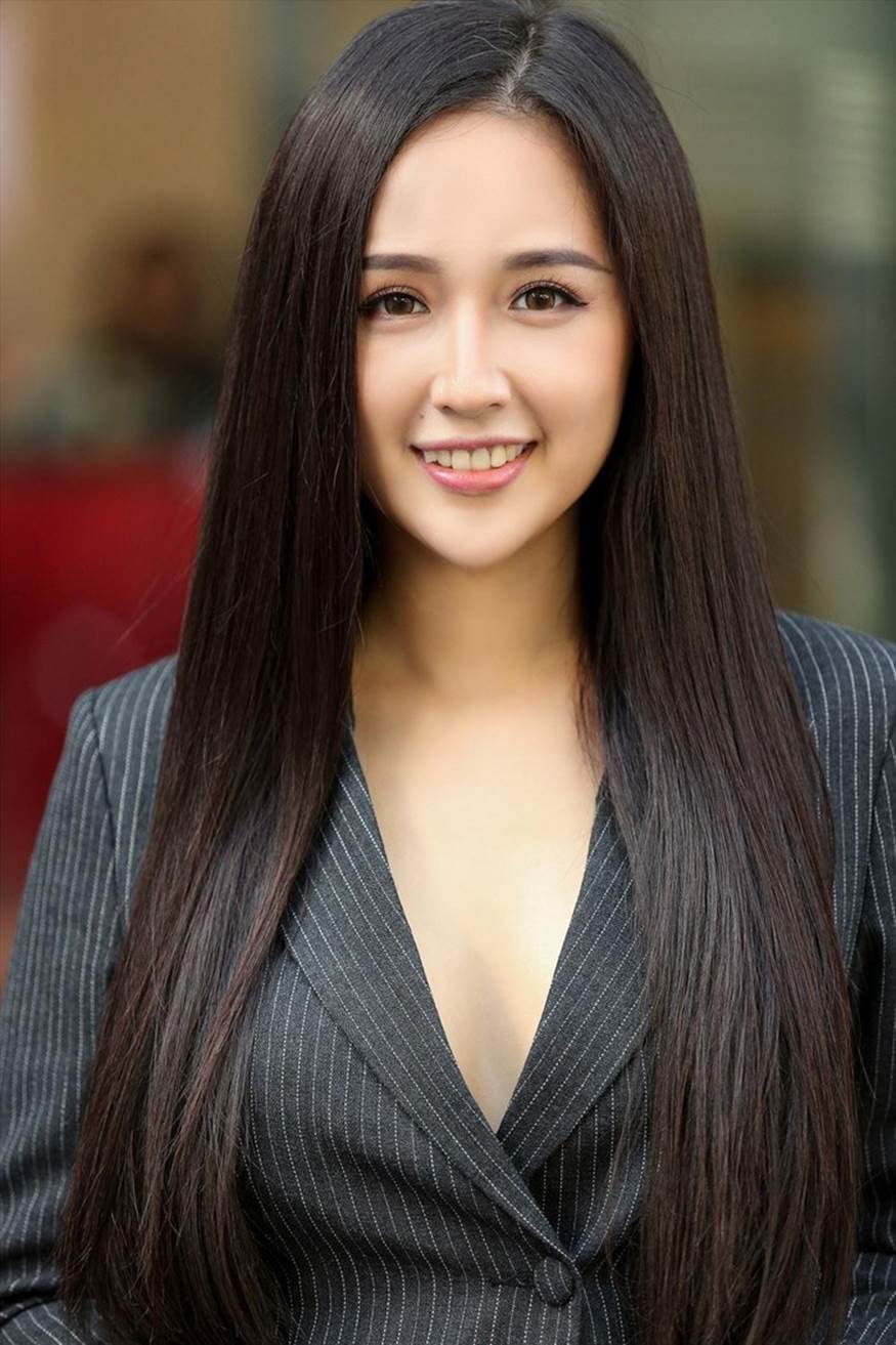 “Tiểu Vy là hoa hậu đẹp nhất trong mắt tôi“, Hoa hậu Mai Phương Thúy dành lời khen cho Hoa hậu Việt Nam 2018. Ảnh: MWVN