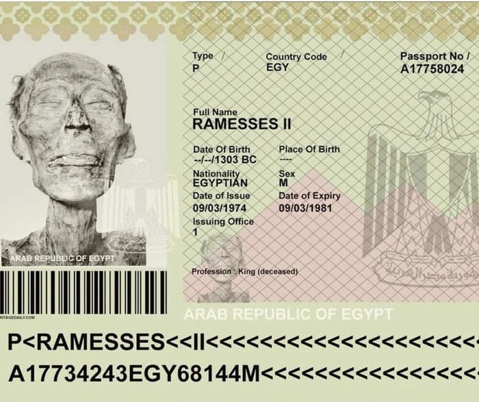 Hộ chiếu Ai Cập của xác ước Pharaoh Ramesses II. Đây cũng là vị Pharaoh đầu tiên và duy nhất được chính phủ nước này cấp hộ chiếu tới Pháp 3.000 năm sau khi ông qua đời.
