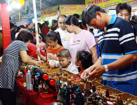 Cần tiếp tục nâng “chất” và “lượng” ở các hội chợ, phiên chợ hàng Việt Nam về nông thôn.