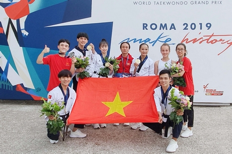 Đội tuyển quyền Taekwondo Việt Nam giành HCV. Ảnh: THANH HUY