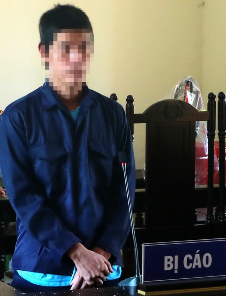 Bị cáo Nguyễn Văn Mến tại tòa.