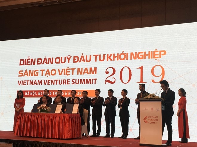Có 18 quỹ đầu tư mạo hiểm cam kết đầu tư 425 triệu USD tương đương 10.000 tỉ VNĐ trong 3 năm tới cho các startup của Việt Nam. 