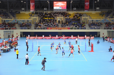 Khu vực thi đấu bóng chuyền tại nhà thi đấu thành phố Hạ Long, tỉnh Quảng Ninh. Ảnh: Báo Quảng Ninh