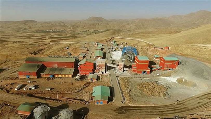 Năm 2012, hãng tin Fars dẫn lời ông Borna cho hay Iran có 68 loại khoáng sản khác nhau.