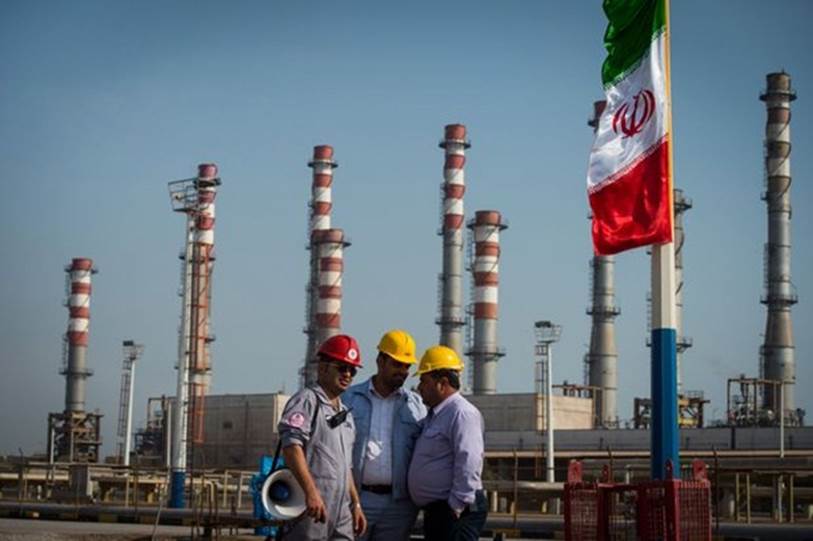 Iran đứng thứ hai thế giới về trữ lượng khí đốt thiên nhiên, thứ tư về trữ lượng dầu thô. 