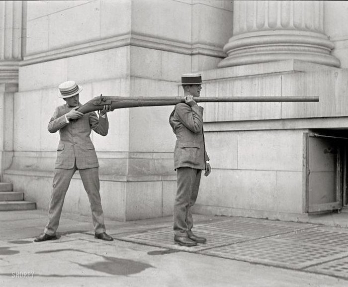 Một khẩu súng được sử dụng để... săn vịt vào đầu thế kỷ 20.