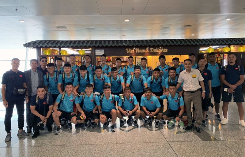 Sáng nay (15/7), ĐT U18 Việt Nam đã sang Nhật Bản tập huấn nhằm chuẩn bị cho giải U18 Đông Nam Á 2019 và VL U19 châu Á 2020.