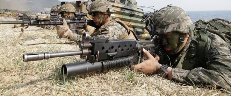 Lính thủy quân lục chiến Hàn Quốc và Mỹ trong một cuộc tập trận chung giữa hai nước này. (Nguồn: AP).