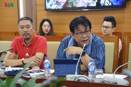 Tổng đạo diễn của chương trình, NSƯT Lê Thụy chia sẻ tại cuộc họp.