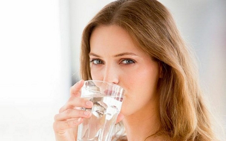 Đảm bảo uống đủ nước: Cơ thể chúng ta phần lớn là nước, vì thế, uống đủ nước là một cách hiệu quả để tăng cường sức khỏe. Do đó, nếu muốn sống lâu hơn, hãy đảm bảo bản thân uống đủ nước./.