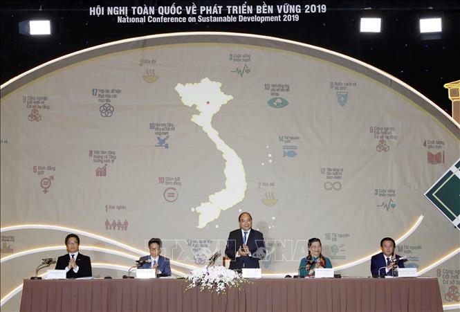  Thủ tướng Nguyễn Xuân Phúc chủ trì Hội nghị toàn quốc về Phát triển bền vững 2019. Ảnh: Thống Nhất/TTXVN