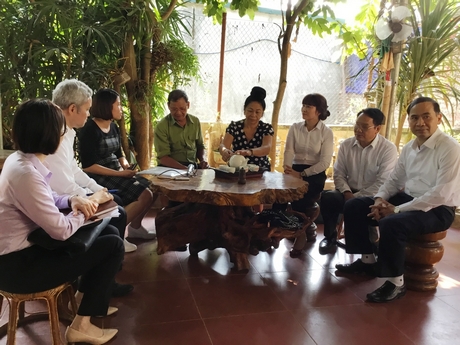 Tổng cục trưởng Nguyễn Bích Lâm cùng Đoàn giám sát đi thực địa điều tra tại bản Panh, xã Chiềng Xôm, thành phố Sơn La.