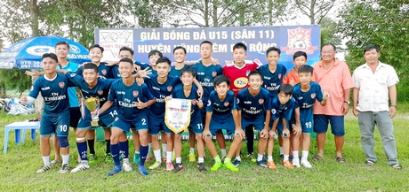Đội Tam Bình của HLV Lê Hiền Anh Kiệt giành chức vô địch giải.
