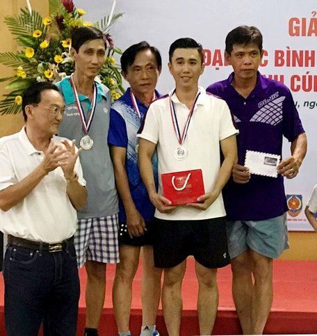 Đội Phú Minh Nhật (Vĩnh Long) nhận giải nhì nội dung hạng A+B.