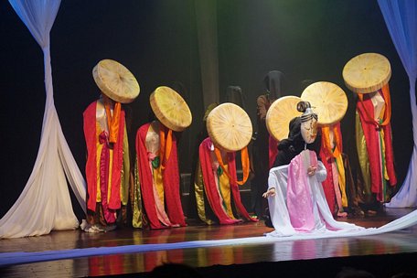 Cảnh vở rối “Thân phận nàng Kiều” của Nhà hát Múa rối Việt Nam