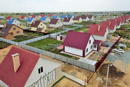 Những ngôi nhà làm từ sản phẩm tấm fibro xi măng ở Orenburg – Nga.