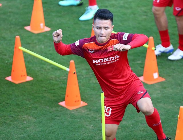 Quang Hải đã dính 1 thẻ vàng sau 3 trận đầu của đội tuyển Việt Nam ở vòng loại World Cup