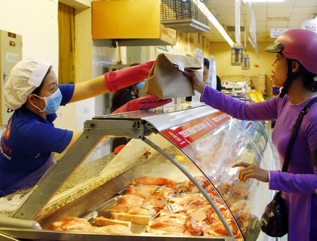 Tại siêu thị, lượng thịt tiêu thụ tăng 5- 10% so với tháng trước.
