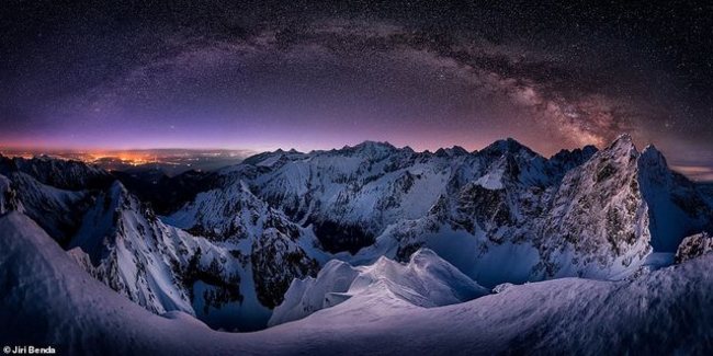 Nhiếp ảnh gia người Séc Jiri Benda chụp bức ảnh này trong vùng núi High Tatras ở khu vực Đông Âu.