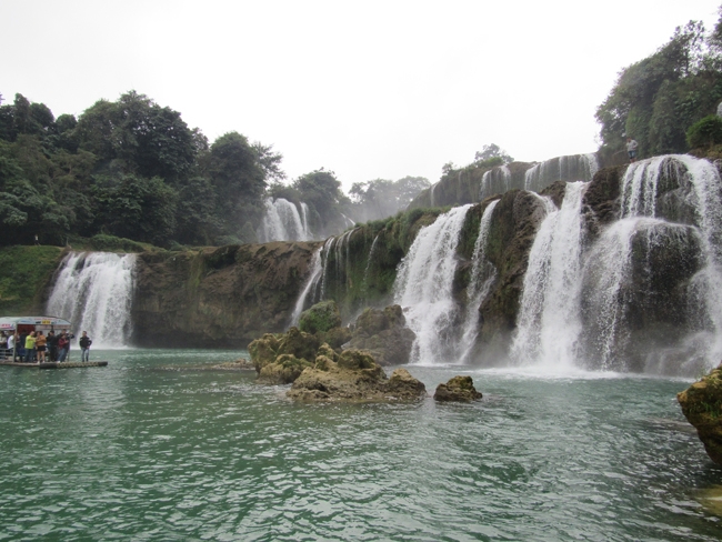 Bản Giốc là một trong những thác nước đẹp nhất Việt Nam.