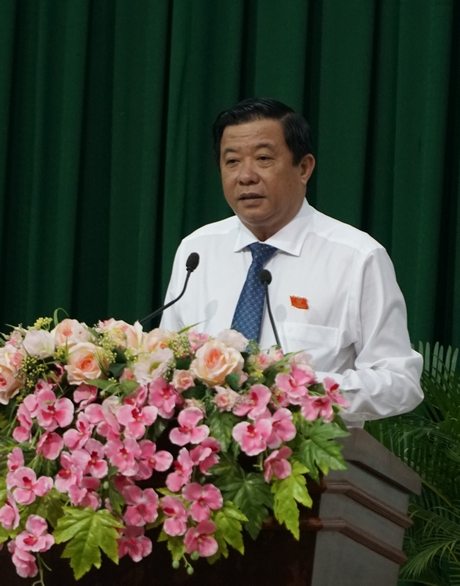 Phó Bí thư Thường trực Tỉnh ủy, Chủ tịch HĐND tỉnh- Bùi Văn Nghiêm phát biểu tại kỳ họp.