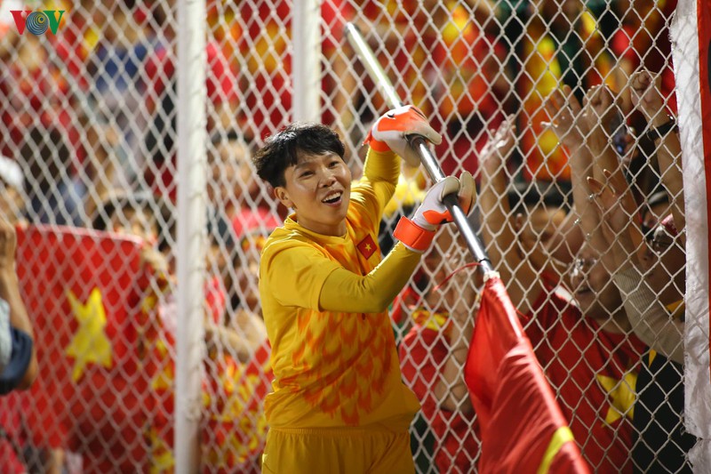 Hải Yến ghi bàn nhưng thủ môn Kim Thanh mới là người hùng thầm lặng của ĐT nữ Việt Nam với màn trình diễn xuất sắc trong khung thành.