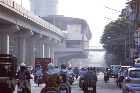 Mật độ các phương tiện tham gia giao thông lớn phát sinh bụi gây ô nhiễm không khí. (Ảnh: Thành Đạt/TTXVN)