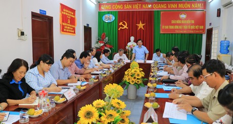 Đoàn kiểm tra Ủy ban Trung ương MTTQ Việt Nam là việc với Ủy ban MTTQ Việt Nam tỉnh Vĩnh Long.